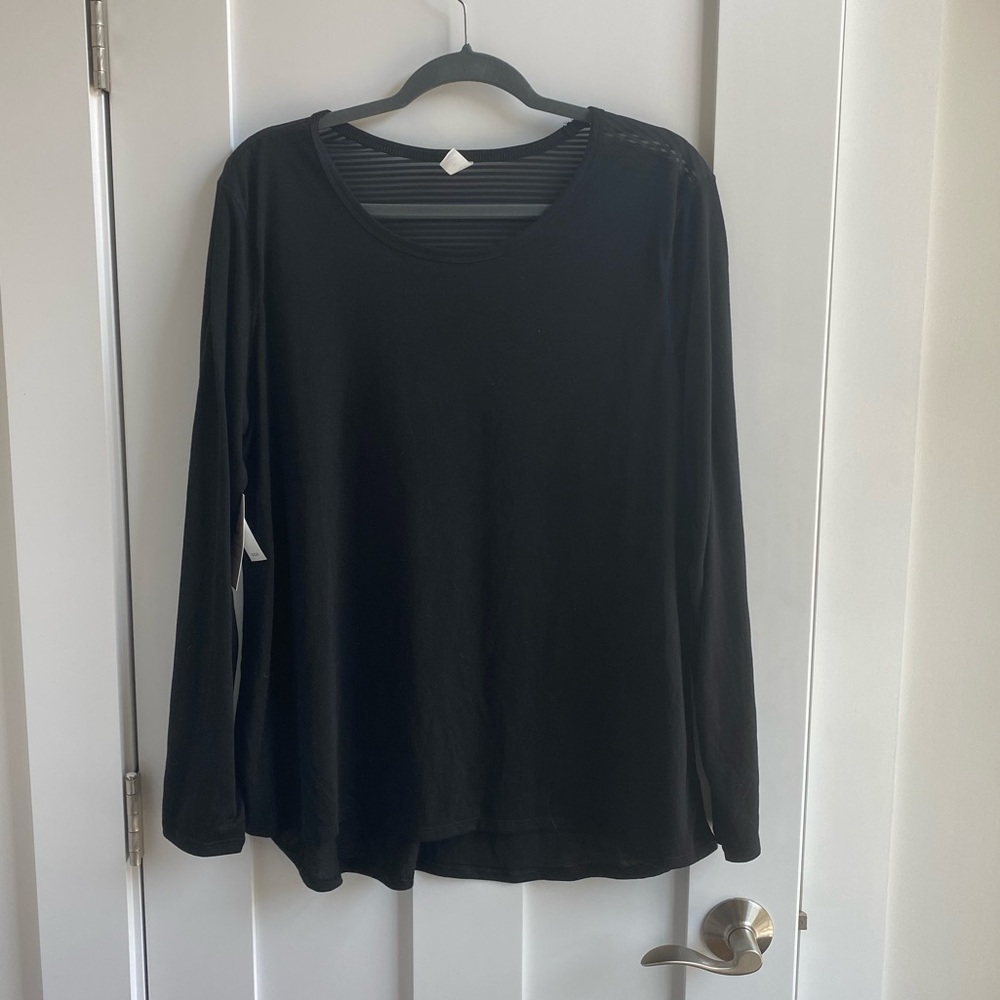 🆕 Old Navy Go Dry Long Sleeve Top